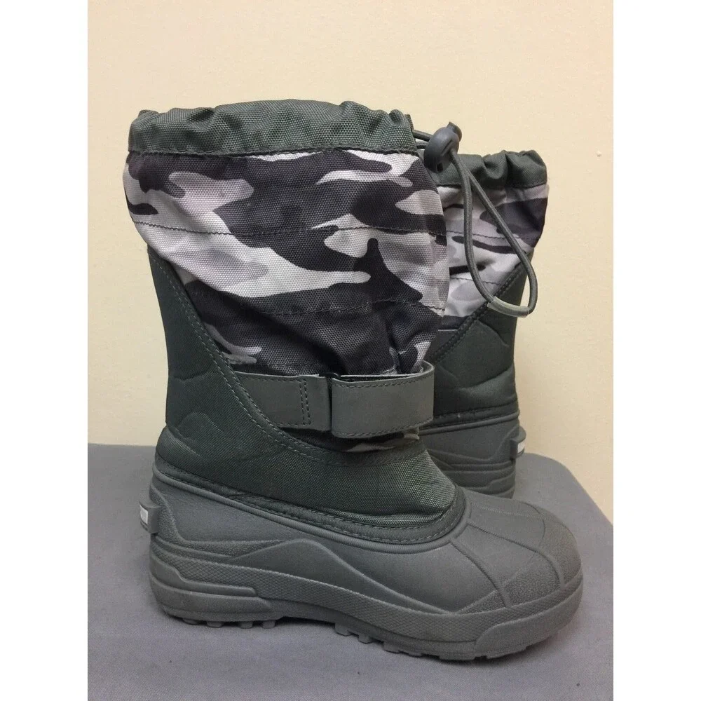 Columbia Kids Camouflage gray/purple Winter Boots, size 3